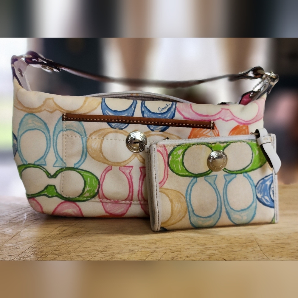 Coach hand bag with coin purse